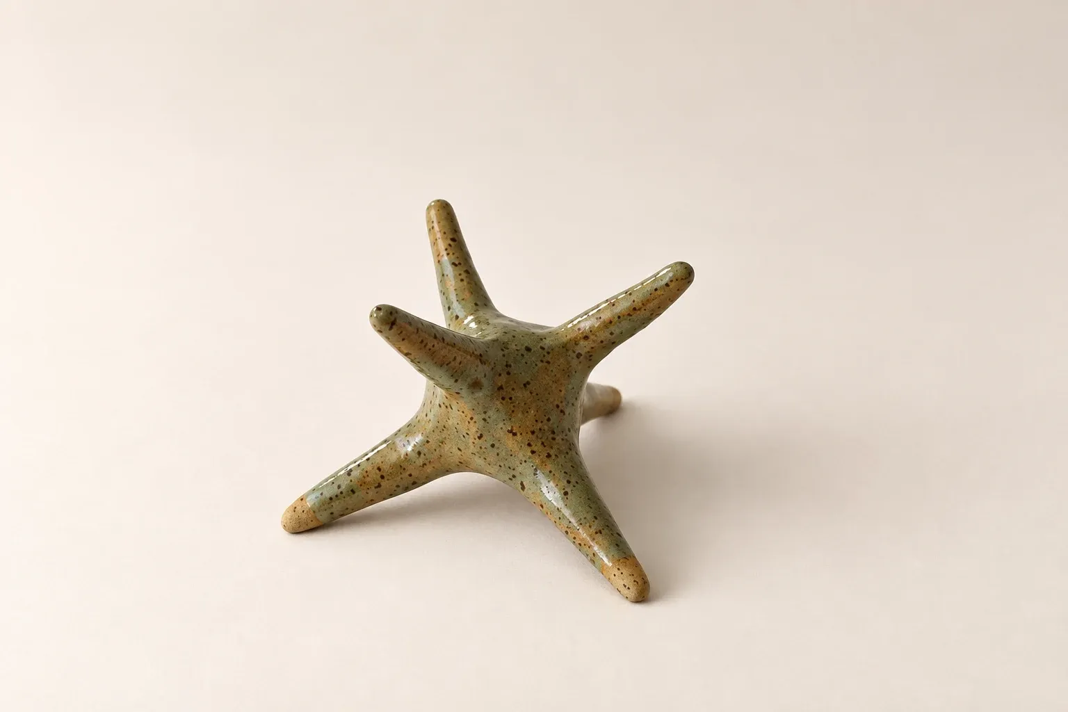 Star ring holder — handmade Kachi ceramic objects